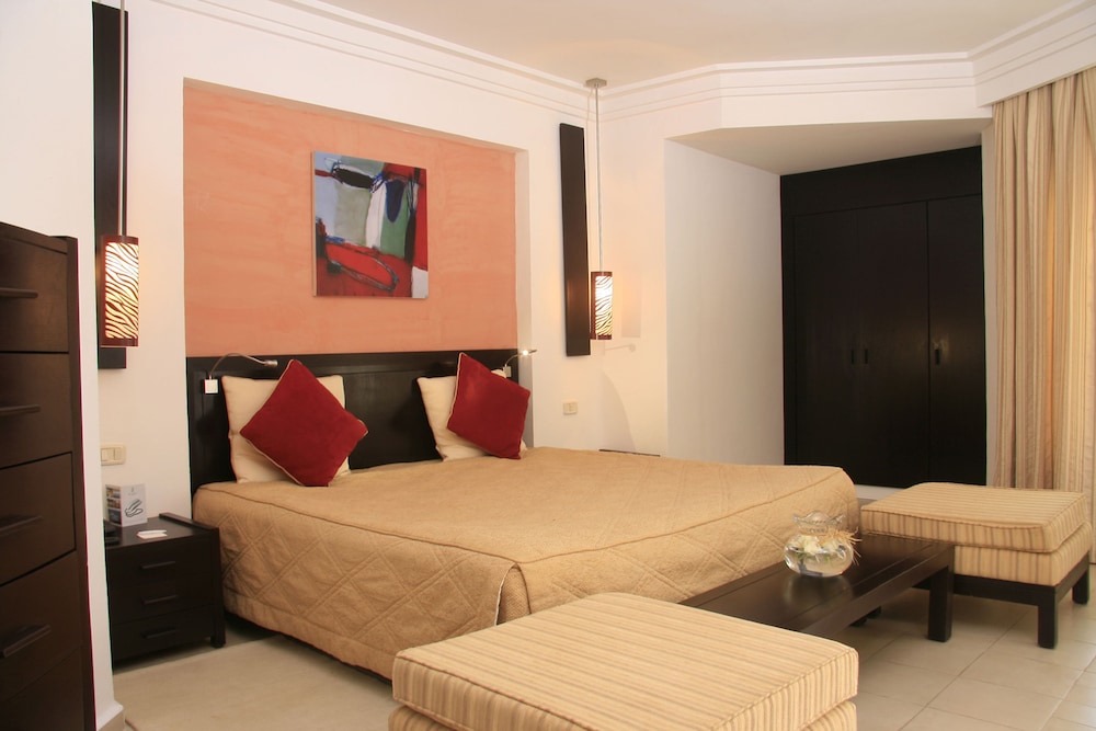 Twin Room - Photo 3