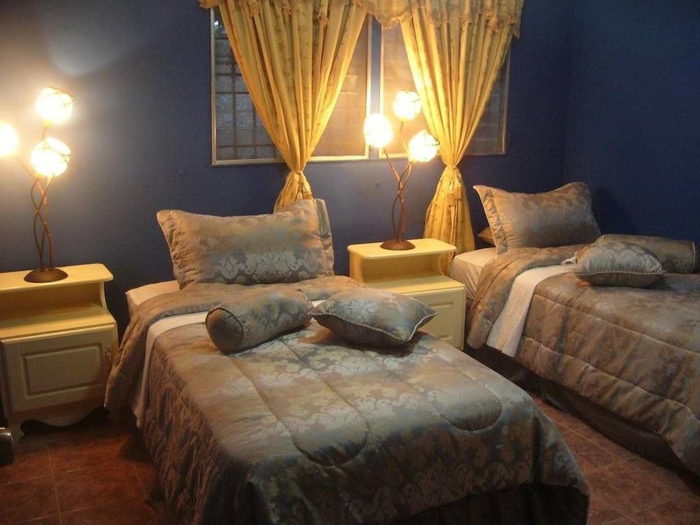 Double Room, 2 Twin Beds, Shared Bathroom