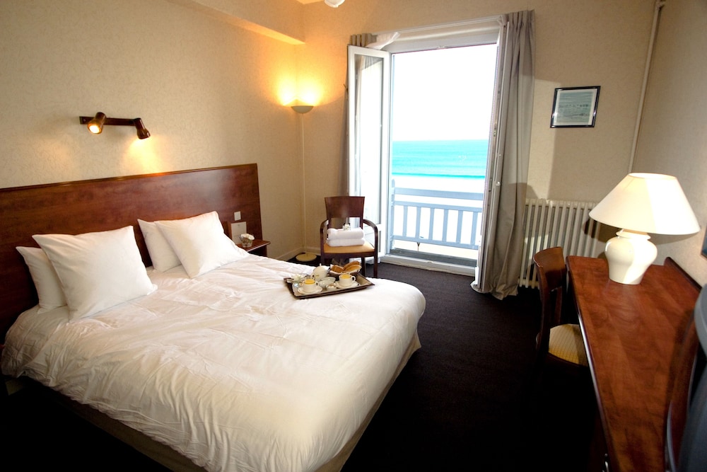 Double Room, Beach View photo 2
