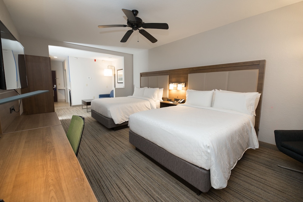 Suite, Multiple Beds - Photo 1