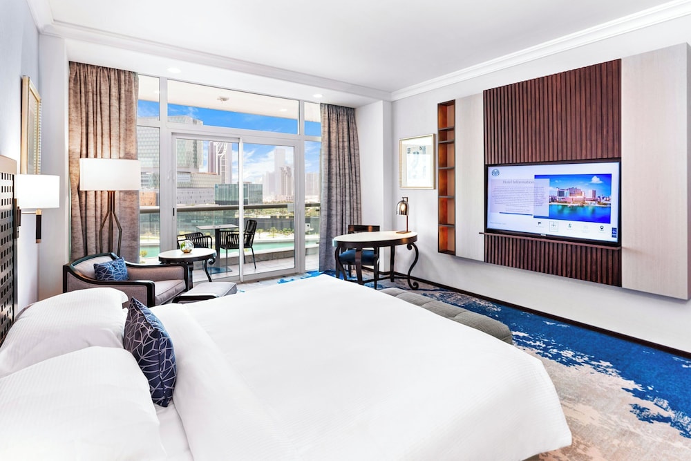 Room, Club Lounge Access, Sea View (Spacious, Balcony, King Bed)