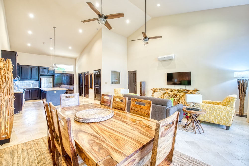 Luxury Villa, 3 Bedrooms, Beachfront - Photo 6