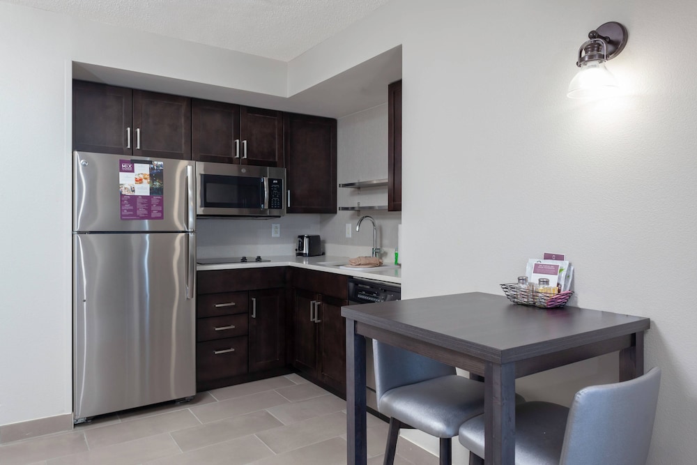 Suite, 1 Bedroom, Oceanfront photo 3