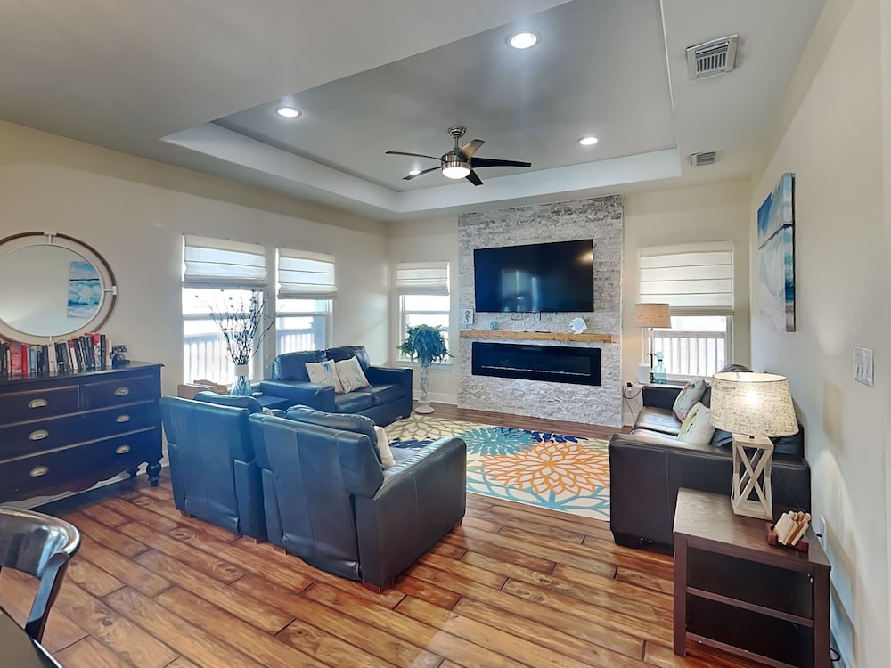 House, Multiple Beds, Kitchen, Ocean View photo 1