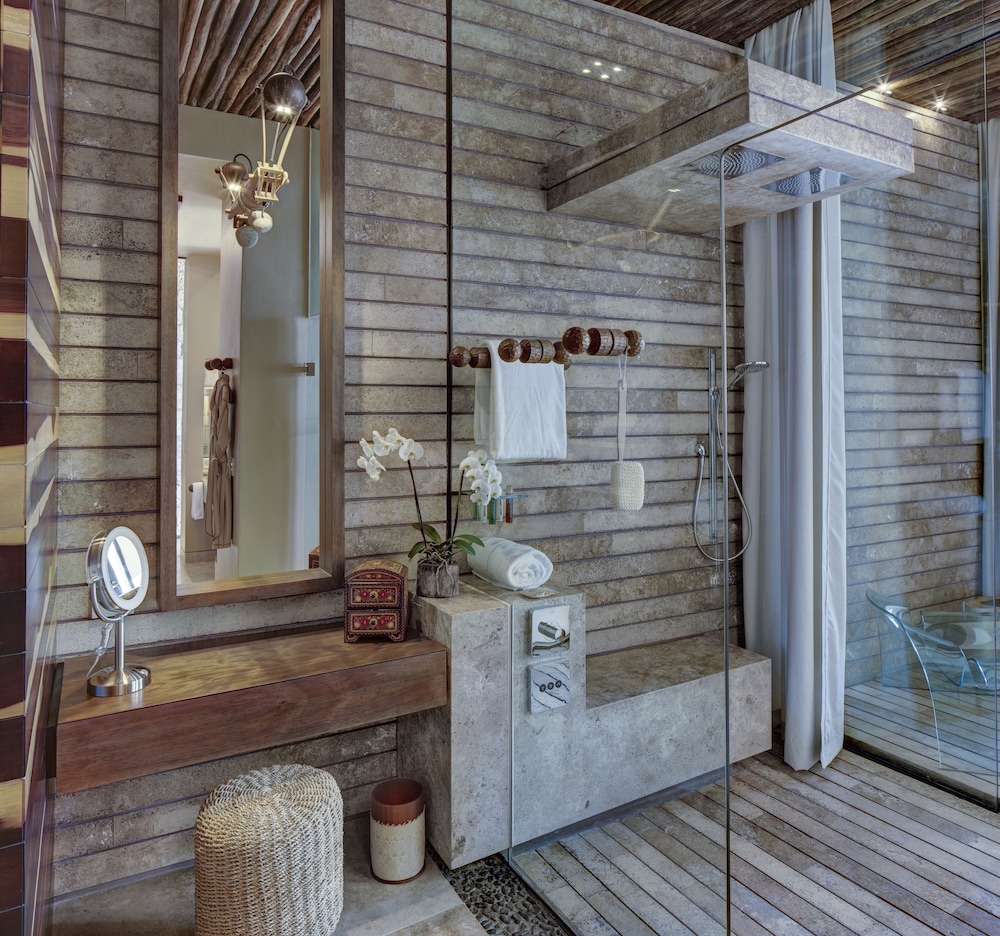 Suite, Oceanfront (wellness)