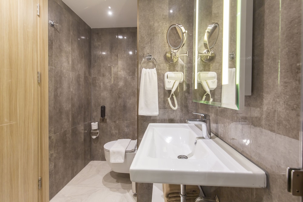 Deluxe Triple Room - Photo 7