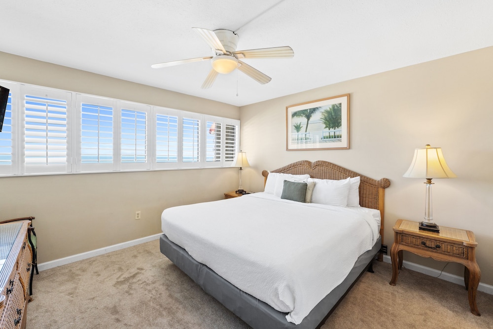 Condo, 2 Bedrooms, Ocean View (803A)