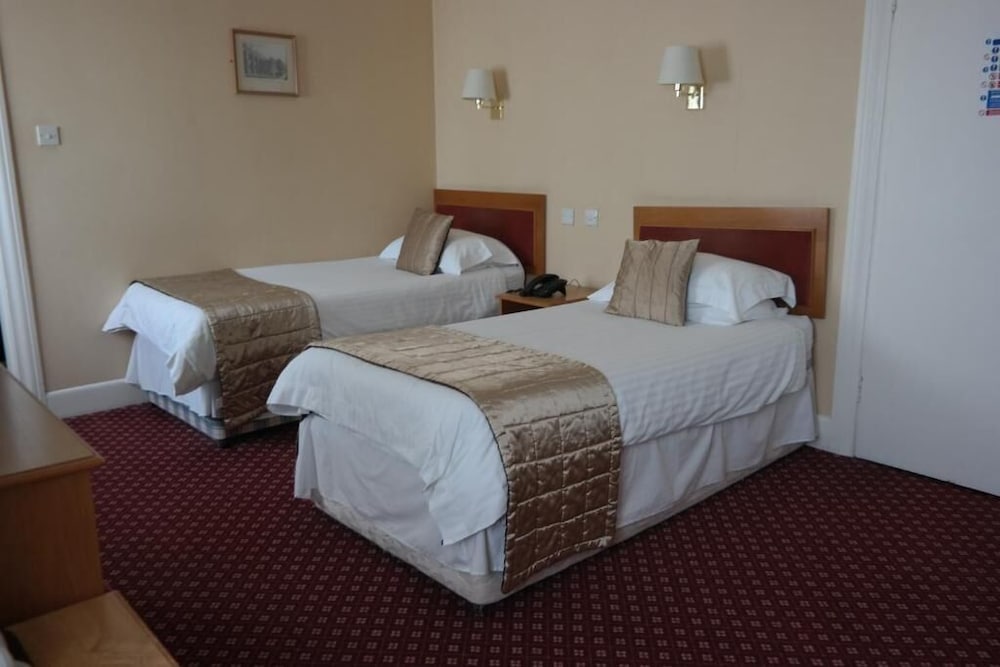Standard Twin Room - Photo 3