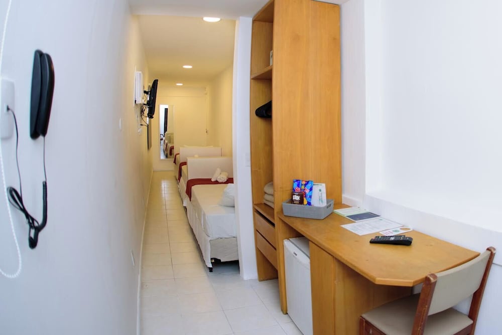 Economy Triple Room photo 3