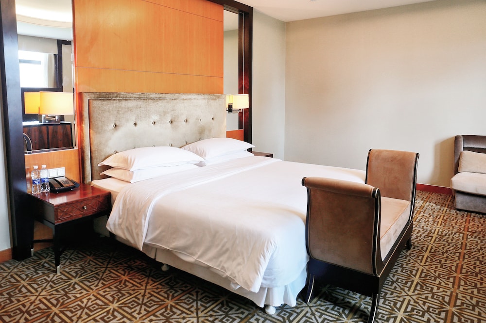 Deluxe Suite, 1 Bedroom, City View, Executive Level