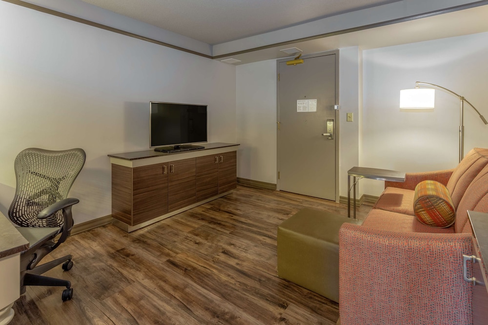 King, Suite, 1 Bedroom - Photo 1