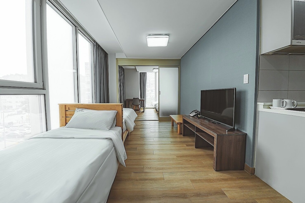 Premium Suite - Photo 3