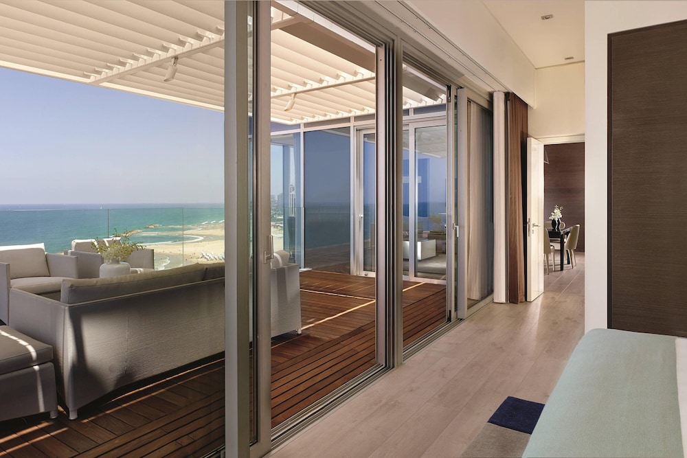 Penthouse Suite, 2 Bedroom, 1 Queen & 1 Queen, Sea View thumbnail 6
