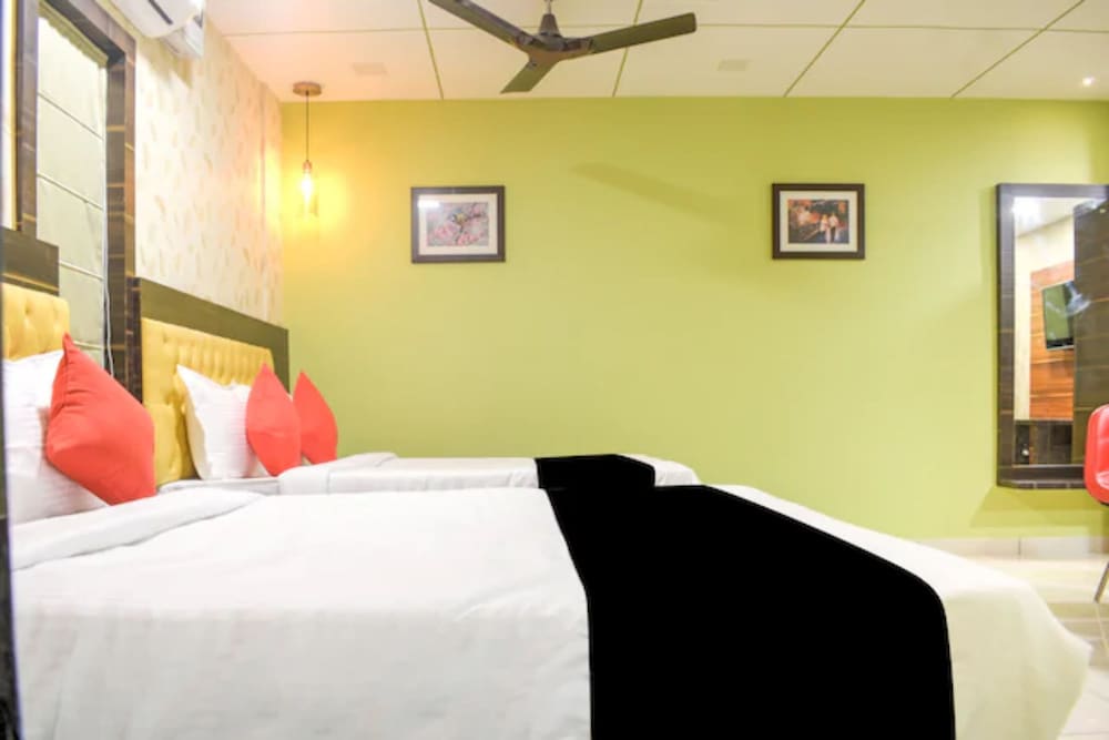 Superior Quadruple Room, City View