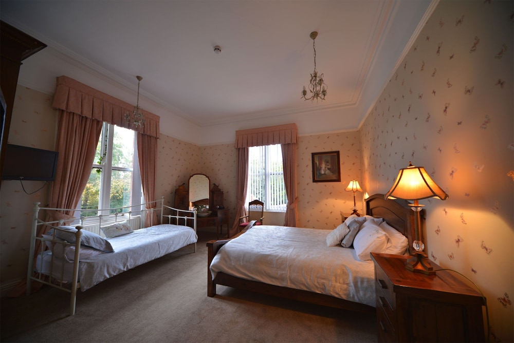 Room, 1 King Bed, Garden View (Peacock Butterfly) photo 1