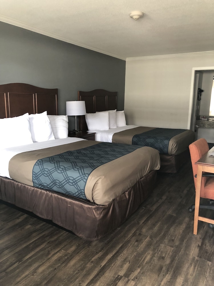Room, 2 Queen Beds, Non Smoking (Pet-friendly) - Photo 2