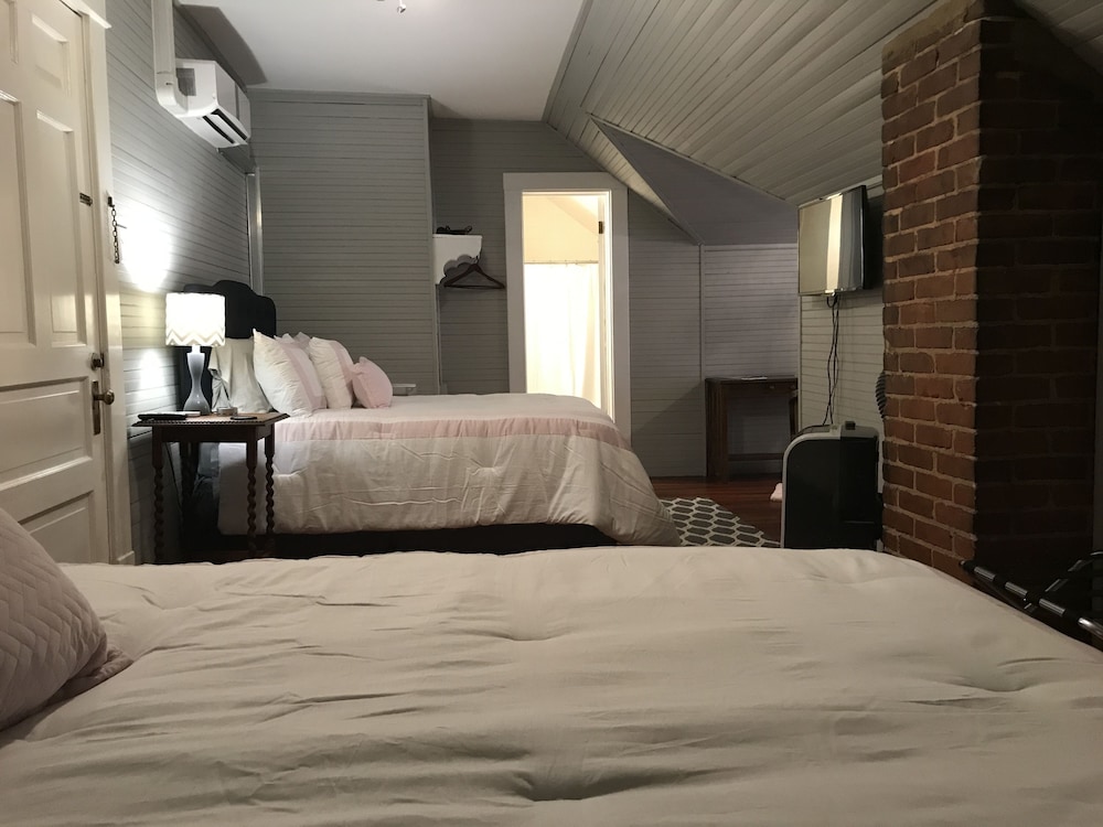 Room, 2 Double Beds, Private Bathroom photo 3