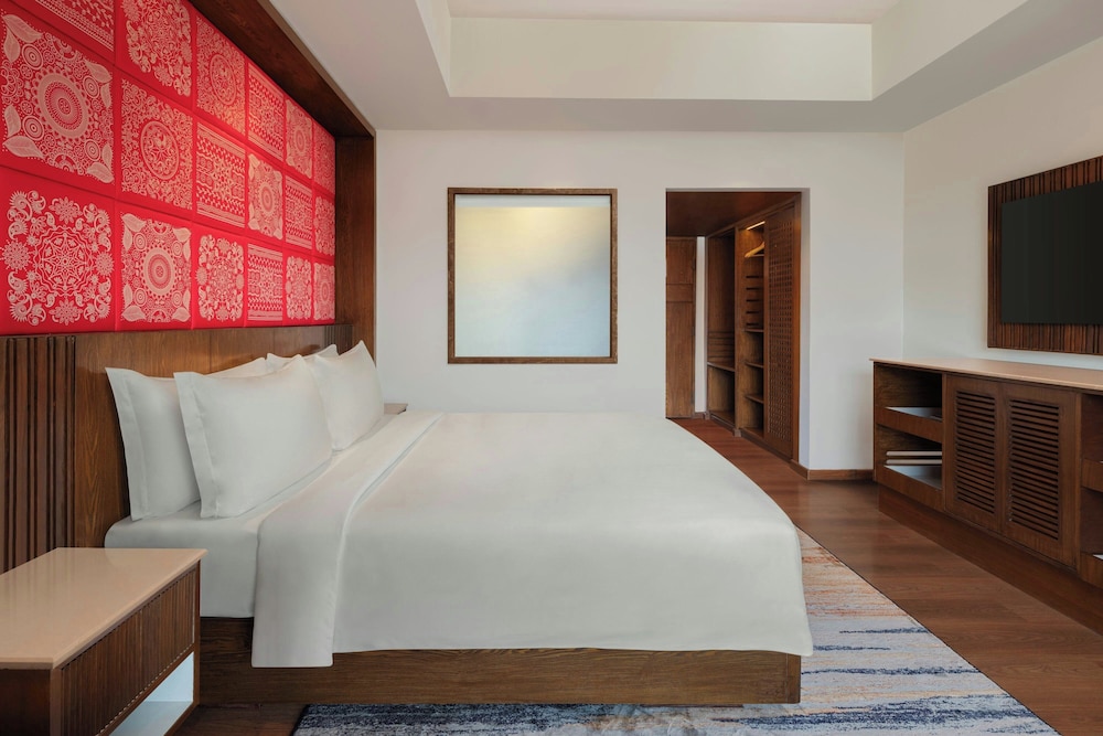 Club Room, 1 King Bed photo 3