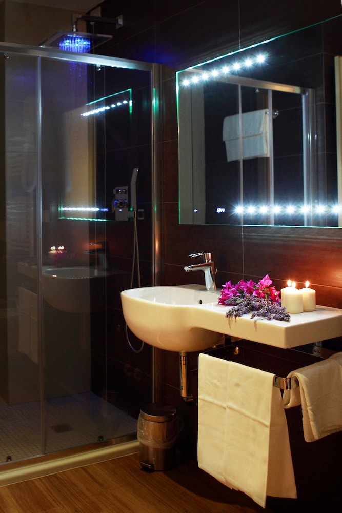 Superior Double Room - Photo 10