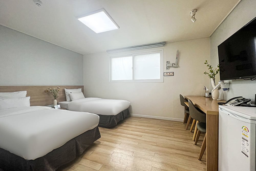 Executive Twin Room, City View photo 1