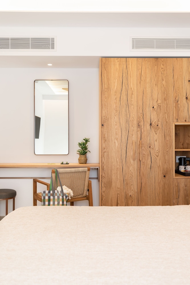 Deluxe Double or Twin Room - Photo 6
