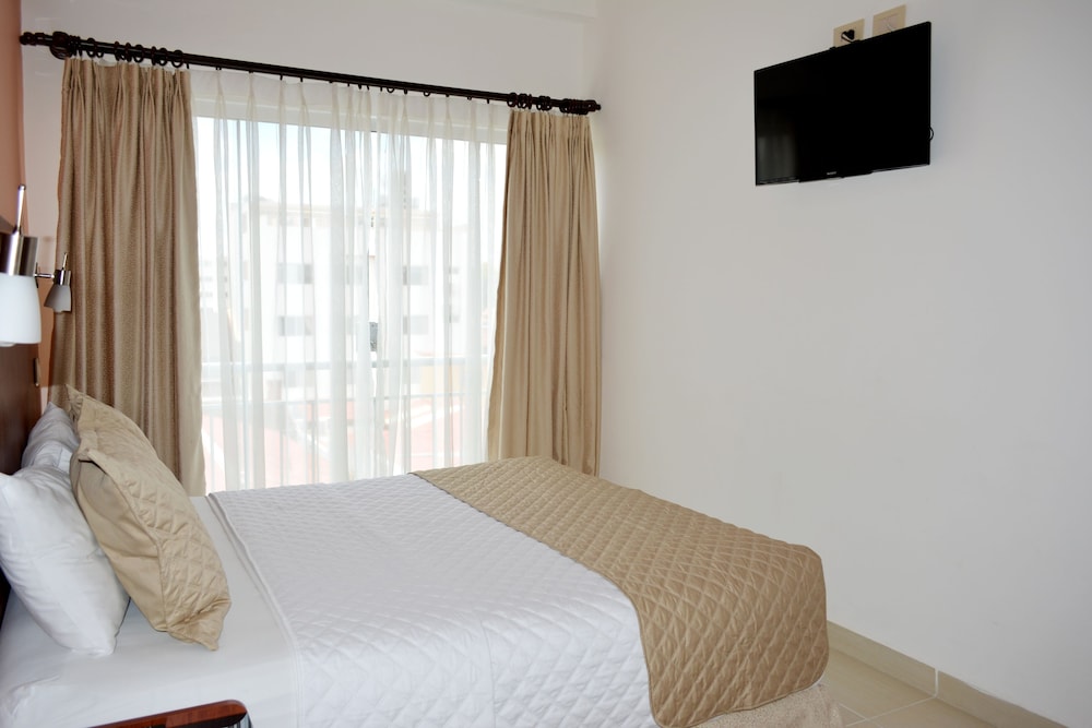 Business Apartment, 1 Queen Bed with Sofa bed (Plus) photo 1