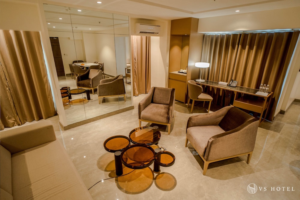 Suite Room - Photo 6