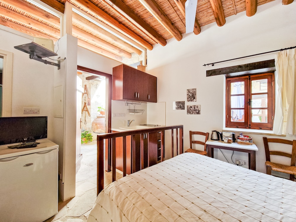 Studio, Multiple Bedrooms, Garden View photo 3