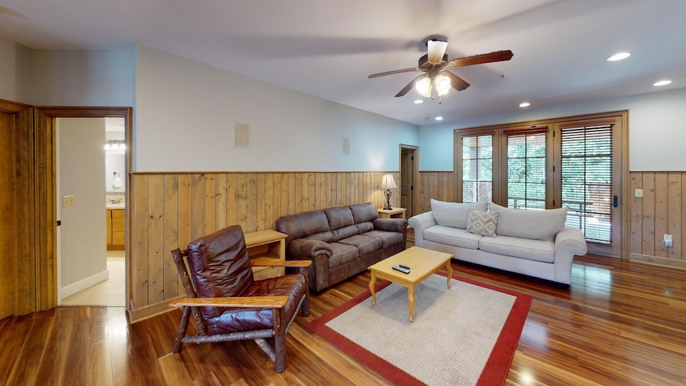 Unit 312 - Family and Pet Friendly Condo with Two King Beds