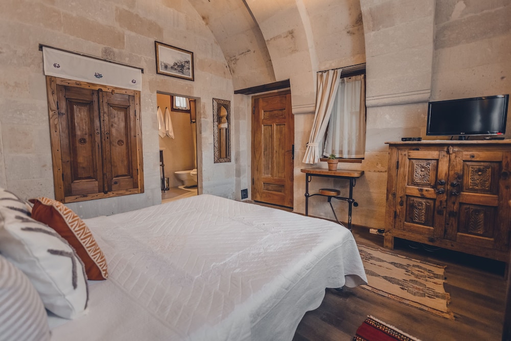 Economy Double or Twin Room
