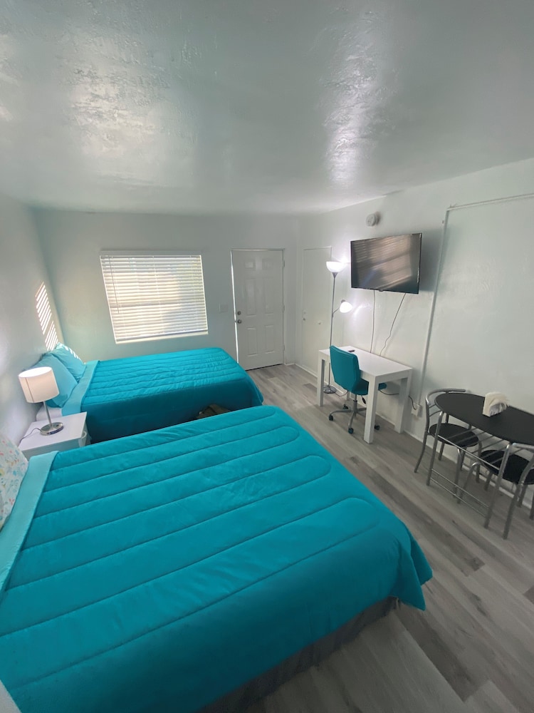 Basic Twin Room, Multiple Beds photo 1