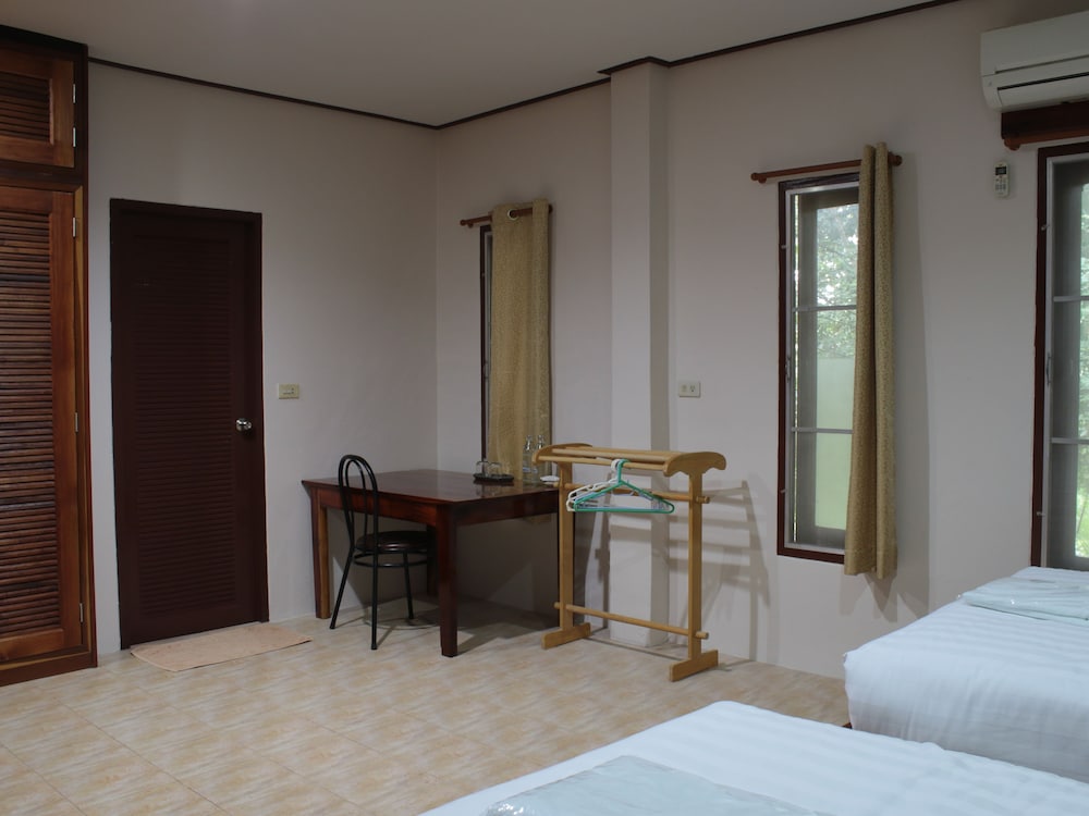 Standard Twin Room - Photo 3