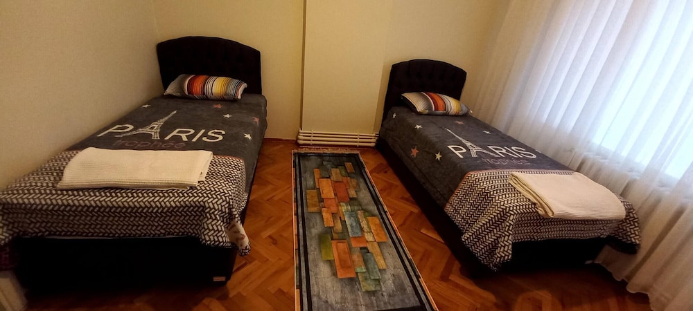 Apartment, 3 Bedrooms, Balcony, City View photo 2