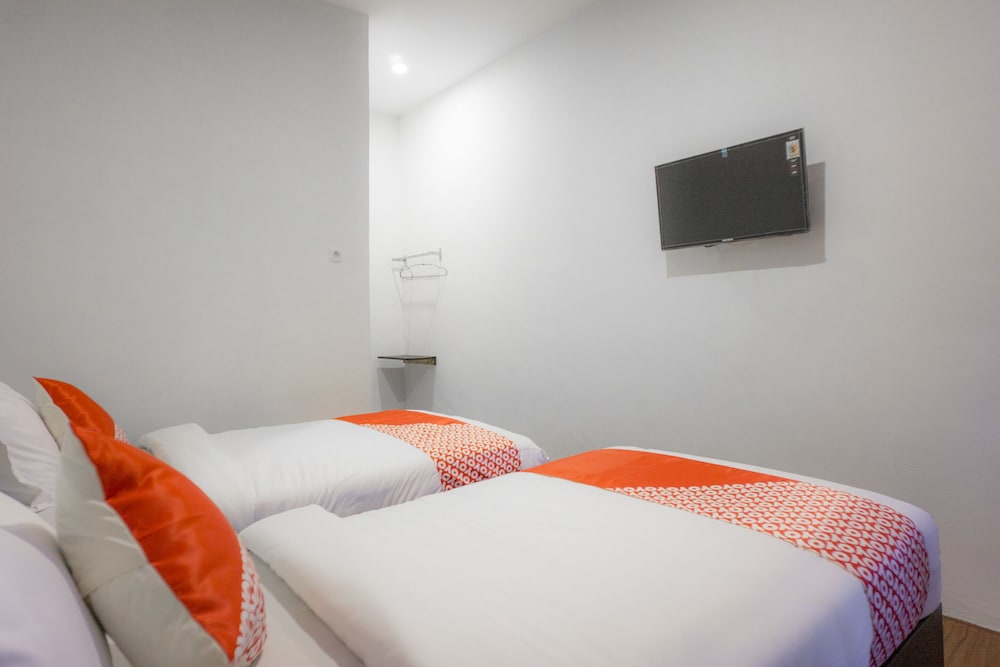 Standard Twin Room - Photo 5