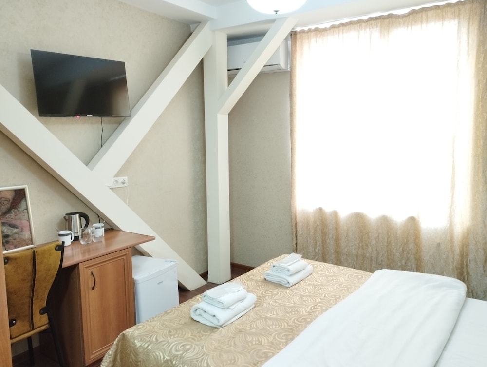 Standard Double or Twin Room - Photo 3