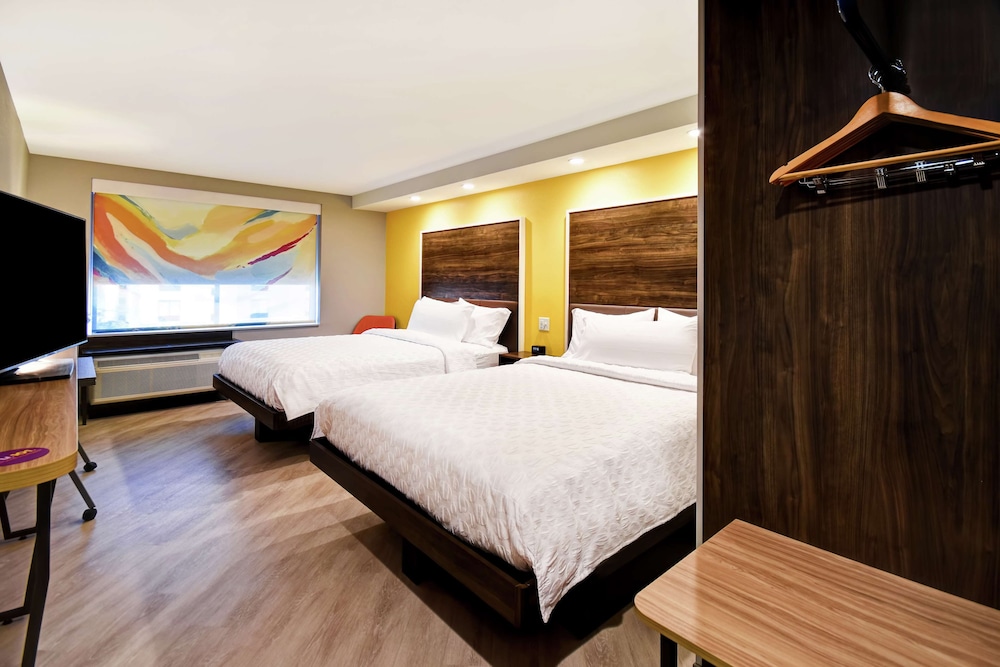 Room, 2 Queen Beds, Accessible, Bathtub (Hearing) photo 1