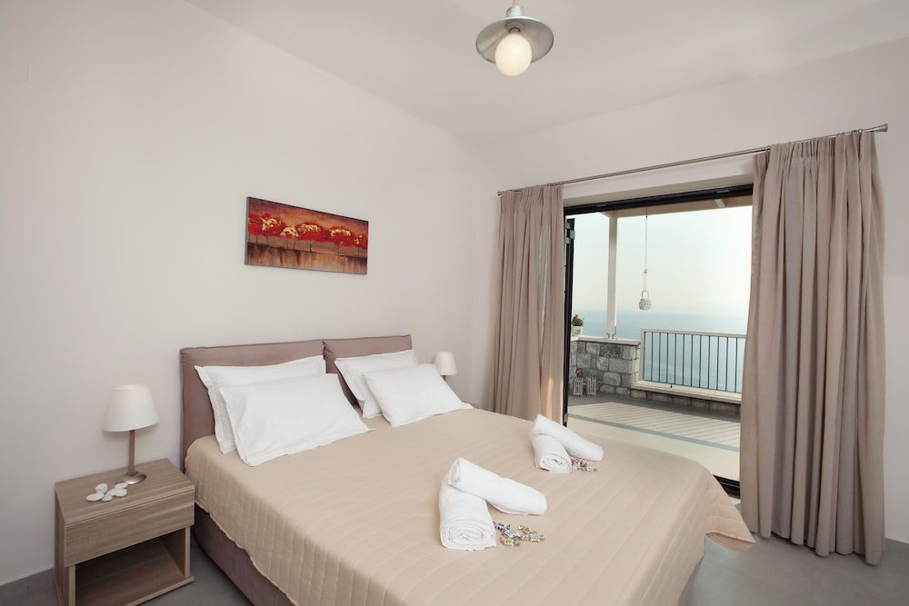 Monolocale, vista mare