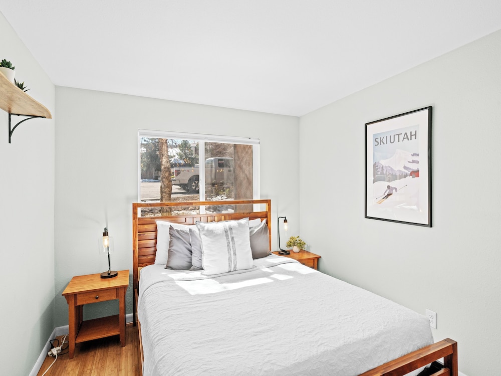 1-Bedroom Condominium Y4 photo 3