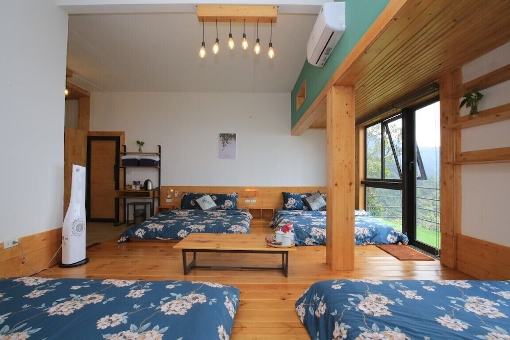 Family Room, Mountain View photo 3