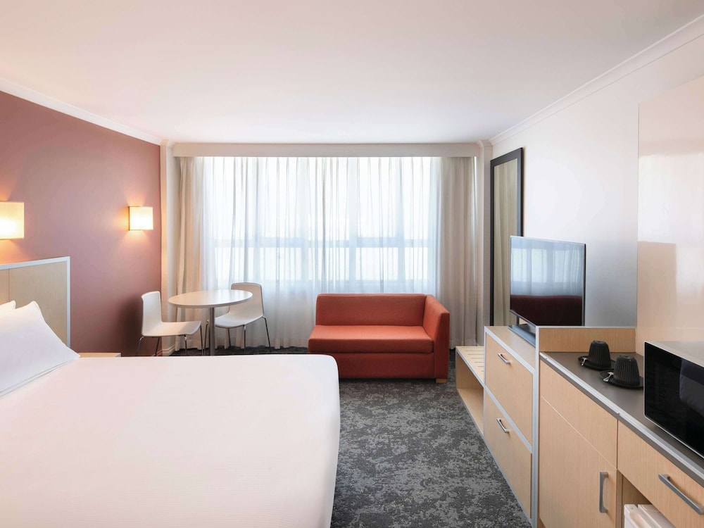 Deluxe Room, 1 King Bed - Photo 5