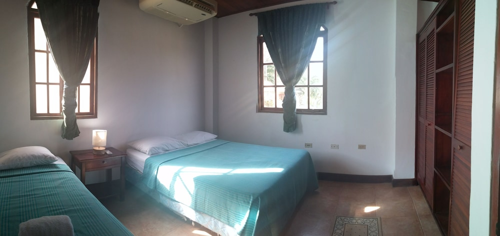 Premium Double Room, 2 Queen Beds, Ocean View photo 2
