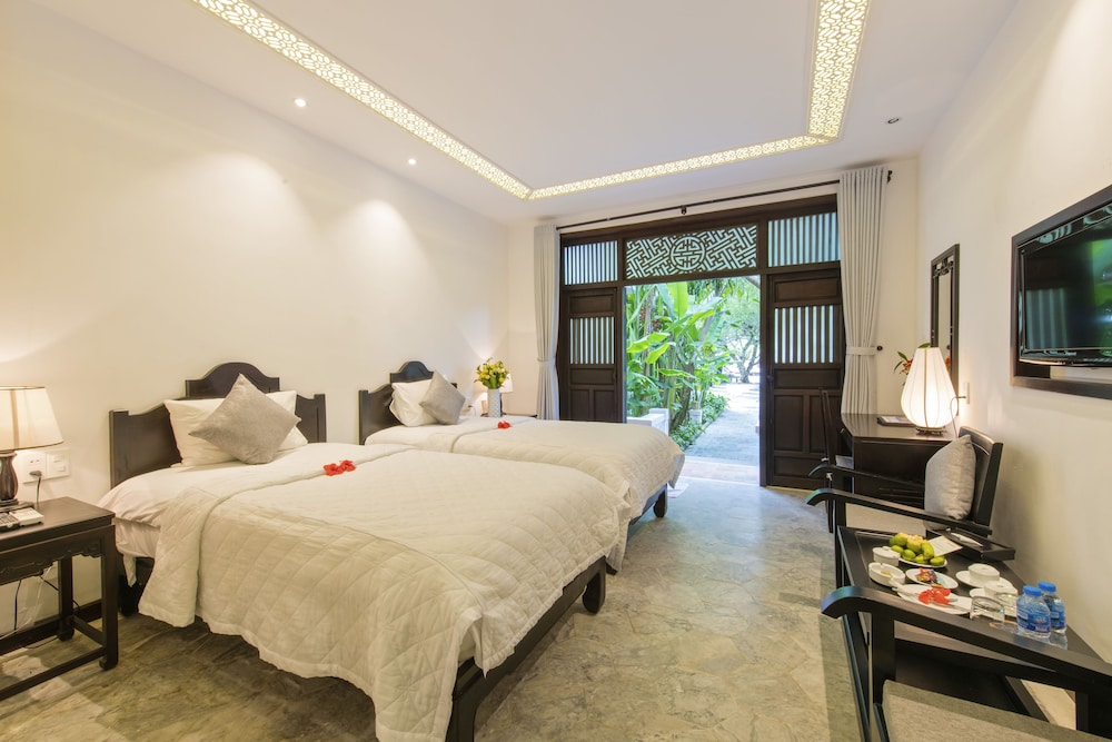 Deluxe Room, Garden View - Photo 5