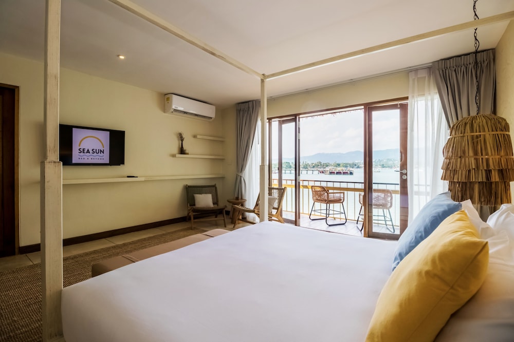 Grand Deluxe Sea View with Bathtub - Photo 5