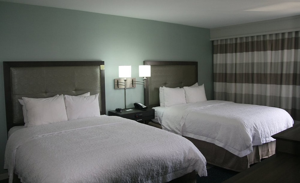 Suite, Accessible, Bathtub - Photo 2