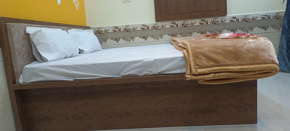 Basic Double Room photo 3