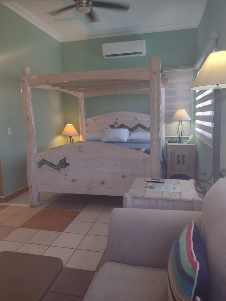 Panoramic Penthouse, 1 Bedroom, Partial Sea View, Poolside photo 3