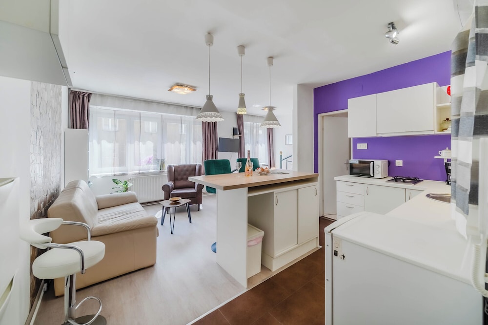 Standard Studio (Charming Downtown Studio)