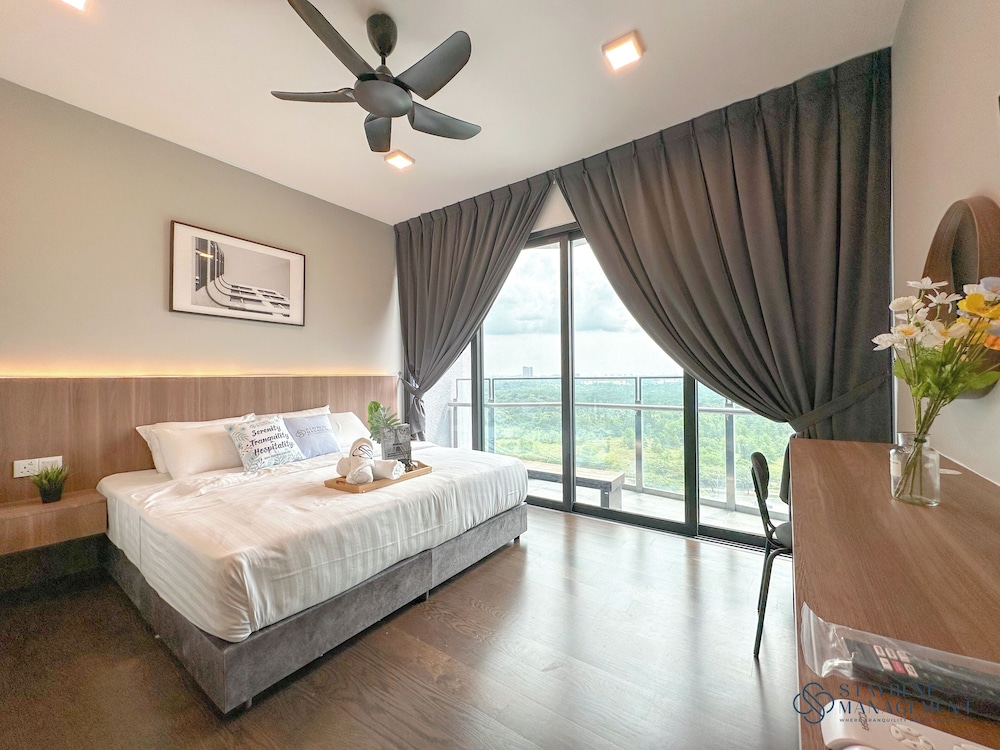 Comfort Studio, 1 King Bed, Non Smoking photo 1