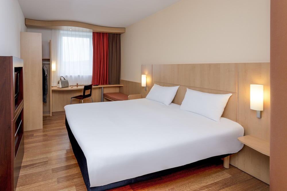 Standard Room, 1 Double Bed - Photo 4