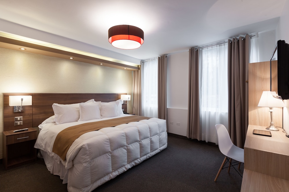 Superior Double Room, 1 King Bed, Non Smoking, Mountain View photo 2